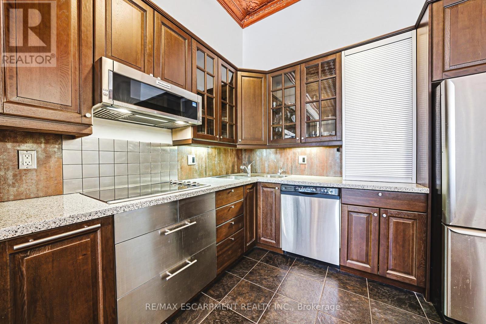 593-595 King Street E, Hamilton, ON