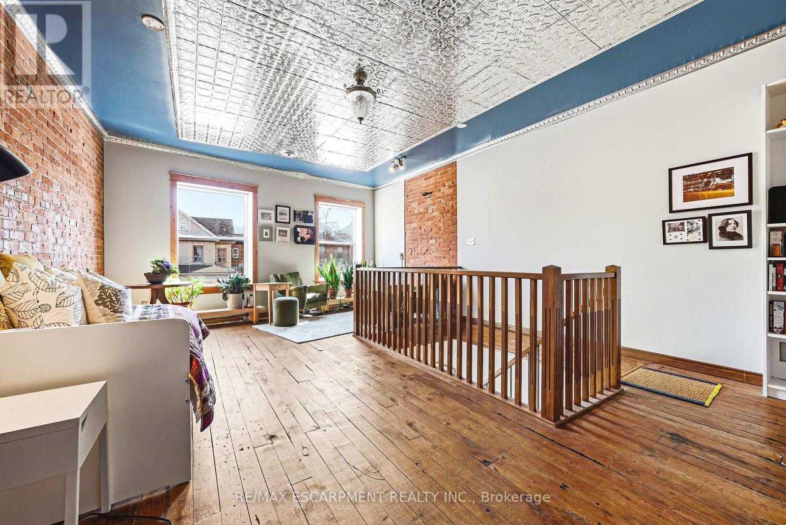 593-595 King Street E, Hamilton, ON
