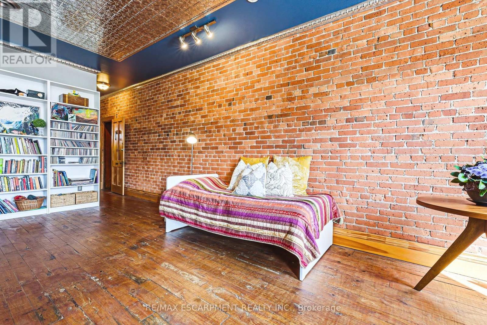593-595 King Street E, Hamilton, ON