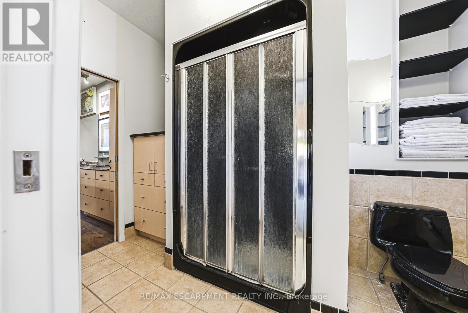 593-595 King Street E, Hamilton, ON