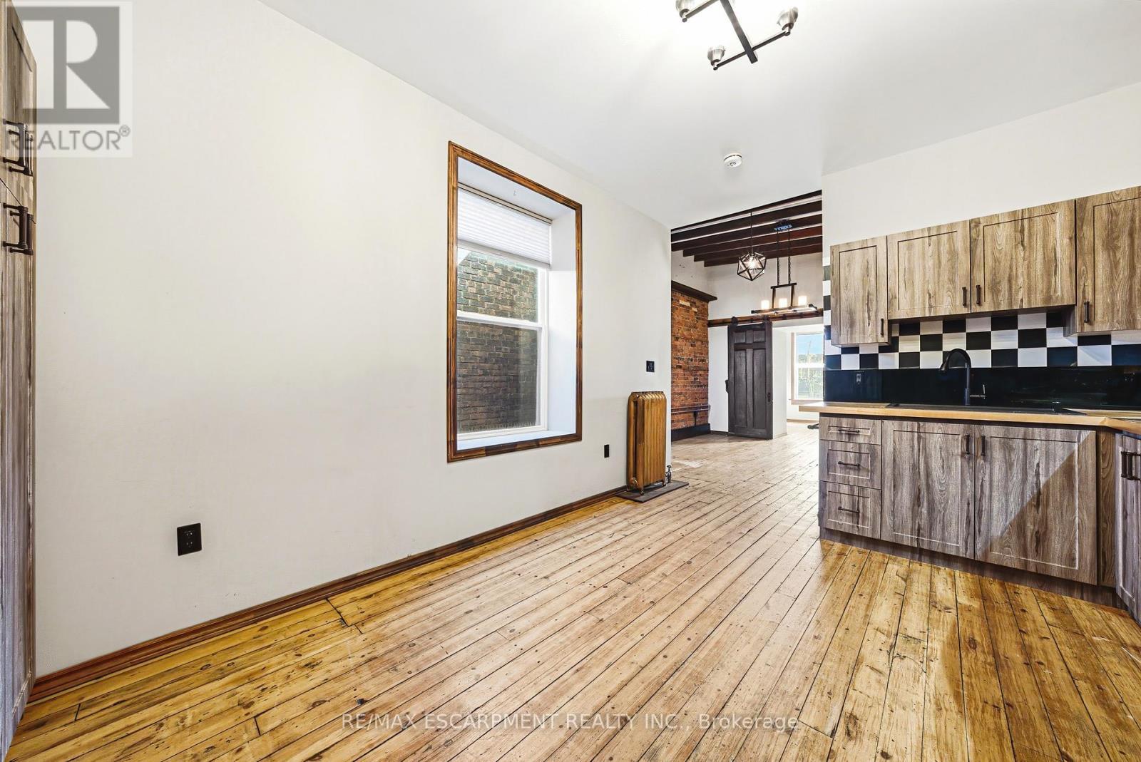 593-595 King Street E, Hamilton, ON