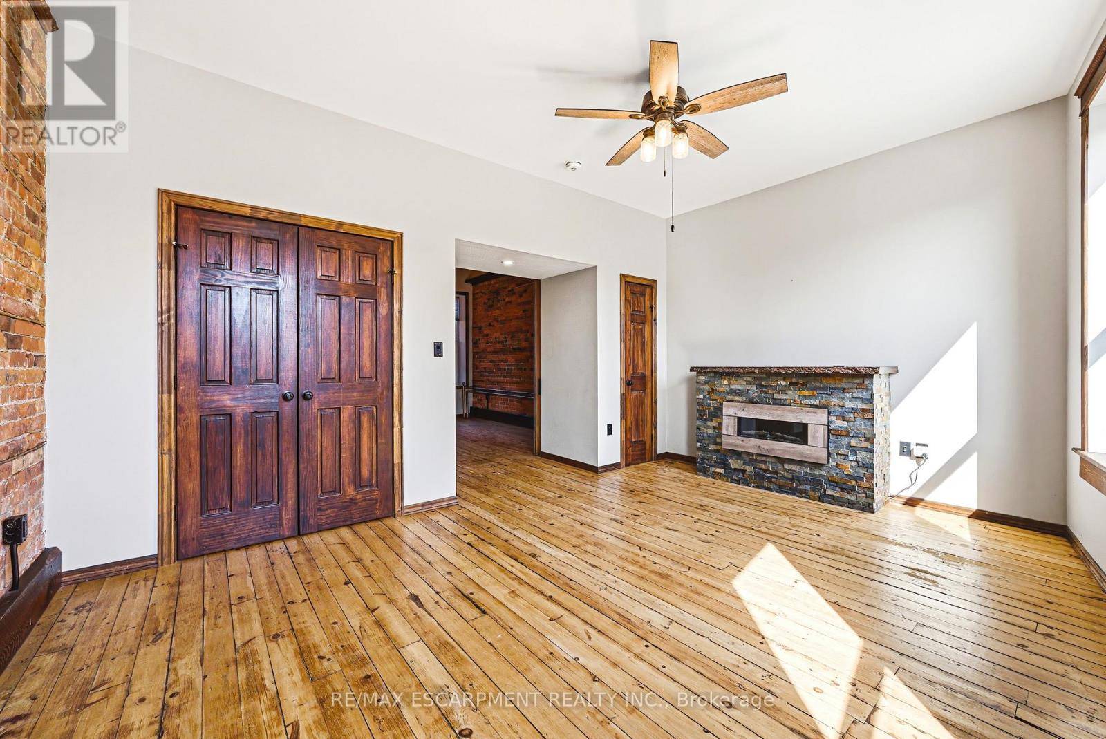 593-595 King Street E, Hamilton, ON