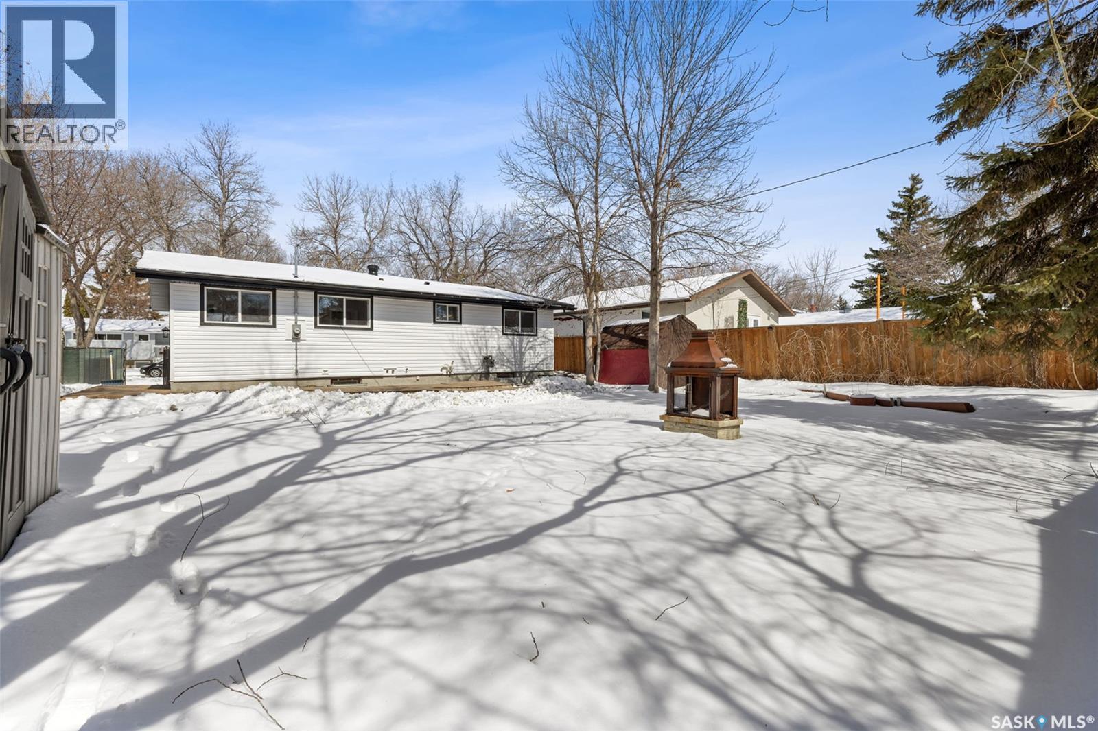 819 Shannon Road, Regina, SK - Outdoor