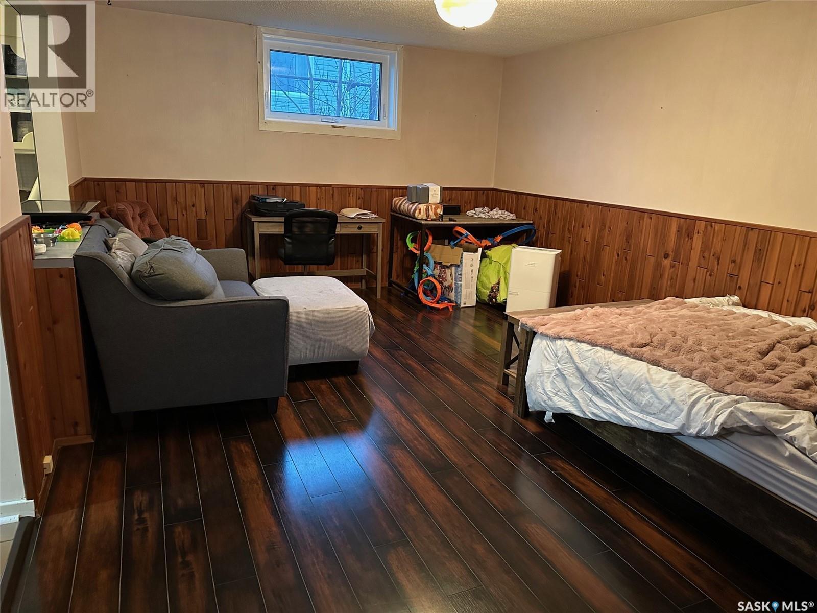 429 Third Street, Estevan, SK - Indoor