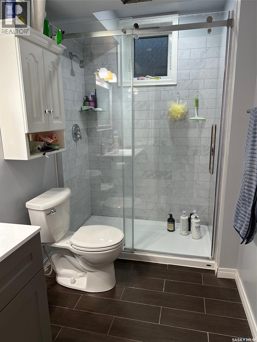 429 Third Street, Estevan, SK - Indoor Photo Showing Bathroom