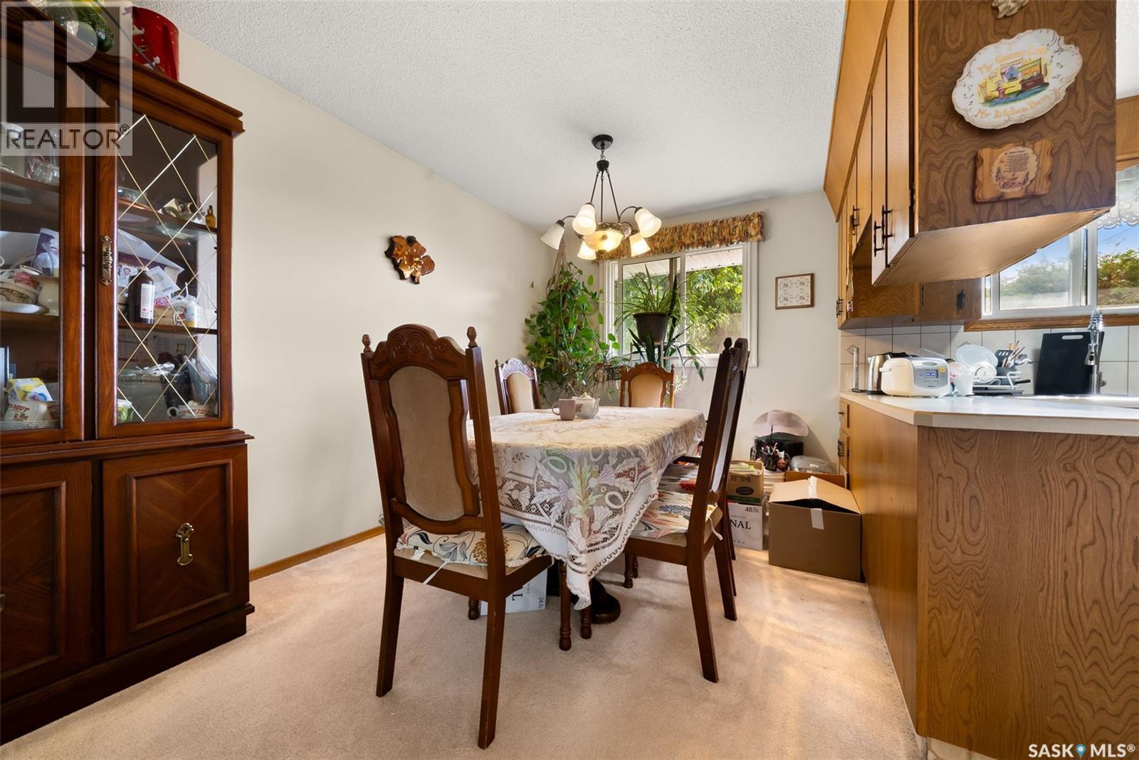 1015 12Th Avenue E, Regina, SK - Indoor Photo Showing Dining Room