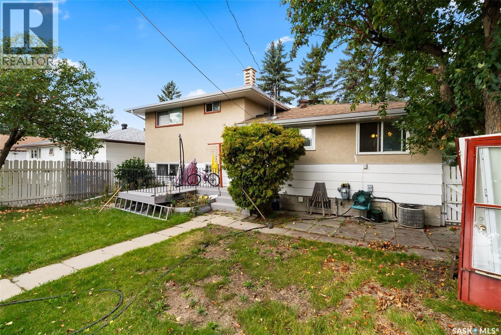 1015 12Th Avenue E, Regina, SK - Outdoor