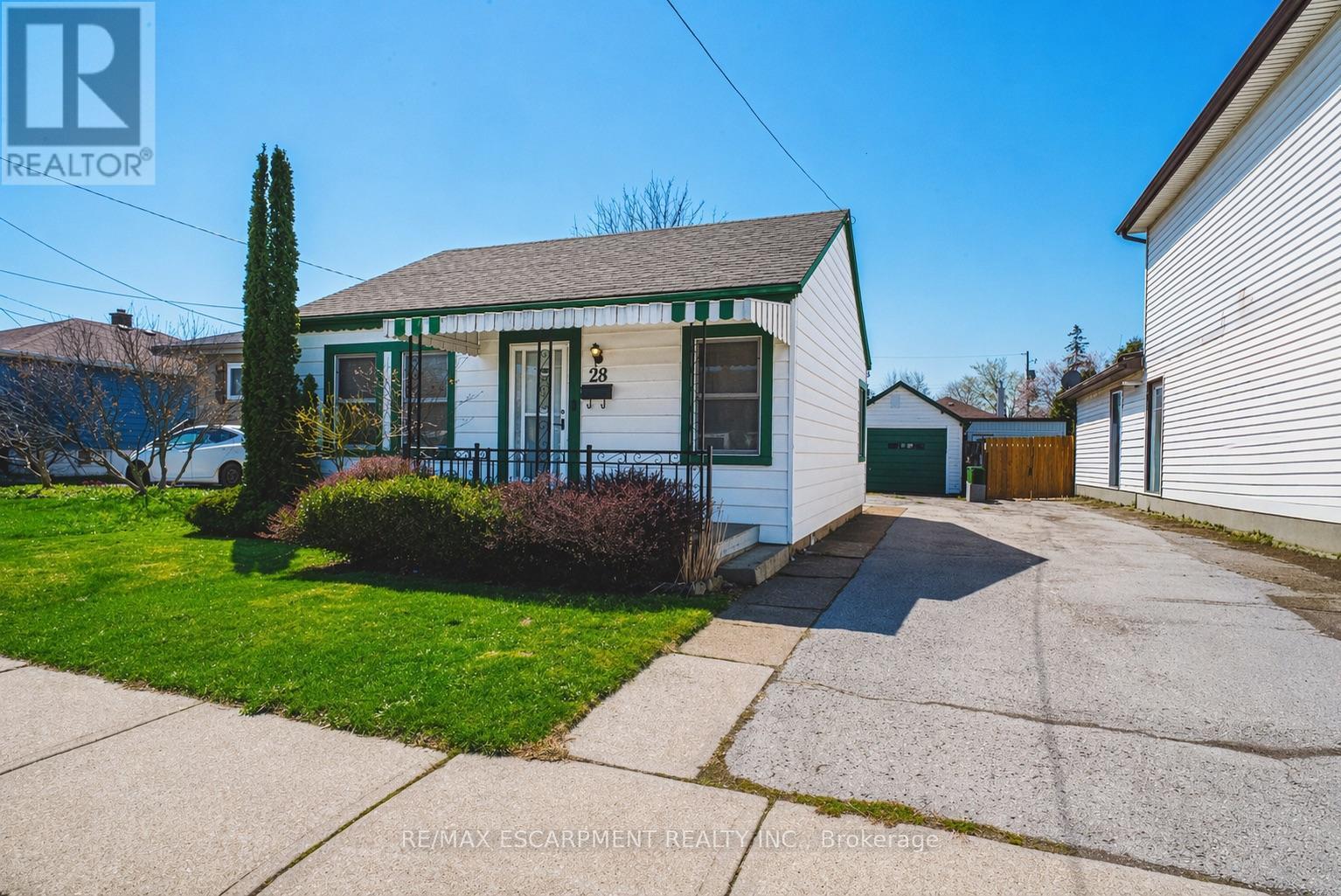 28 Munn Street, Hamilton, ON - Outdoor
