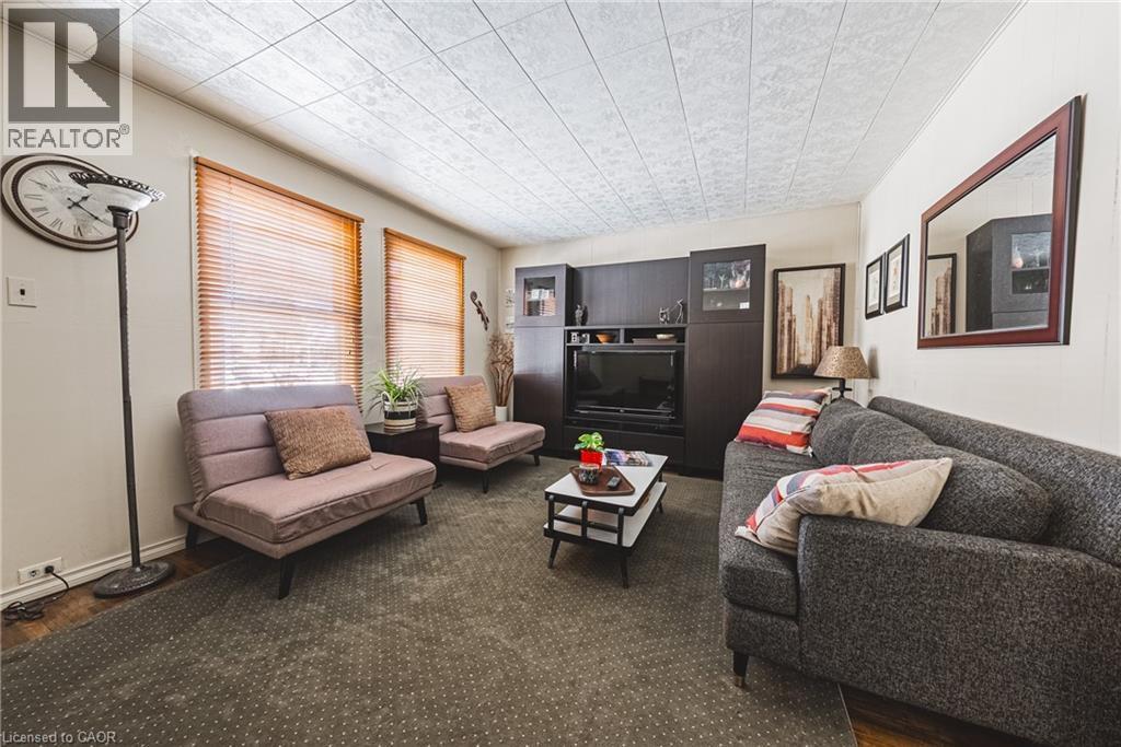 28 Munn Street, Hamilton, ON - Indoor