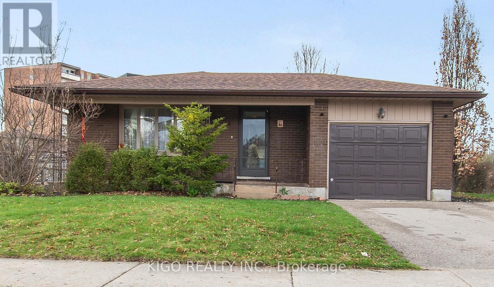 42 Tupper Crescent, Kitchener, ON - Outdoor