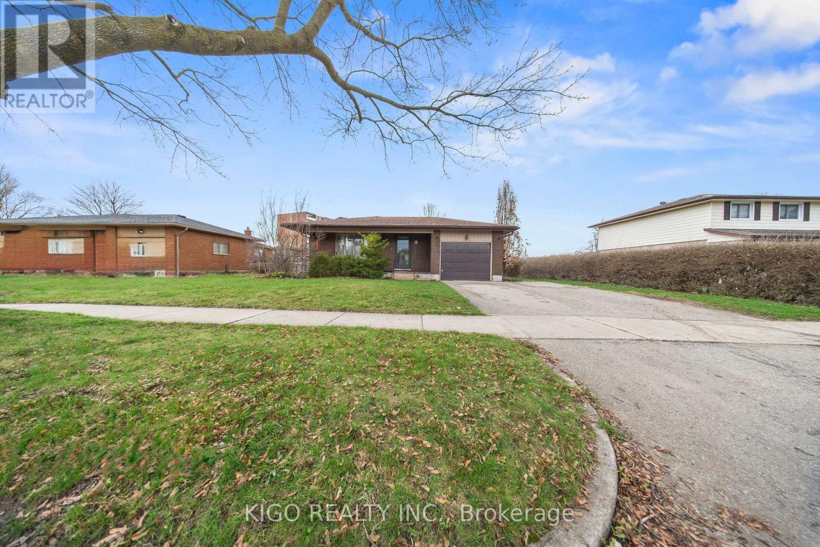 42 Tupper Crescent, Kitchener, ON - Outdoor