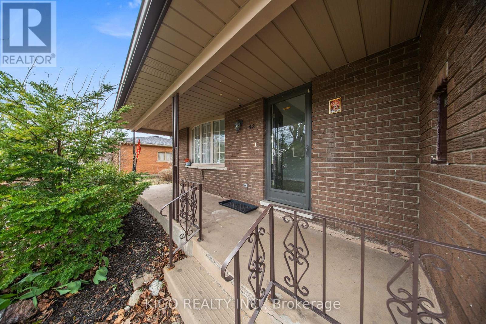 42 Tupper Crescent, Kitchener, ON - Outdoor