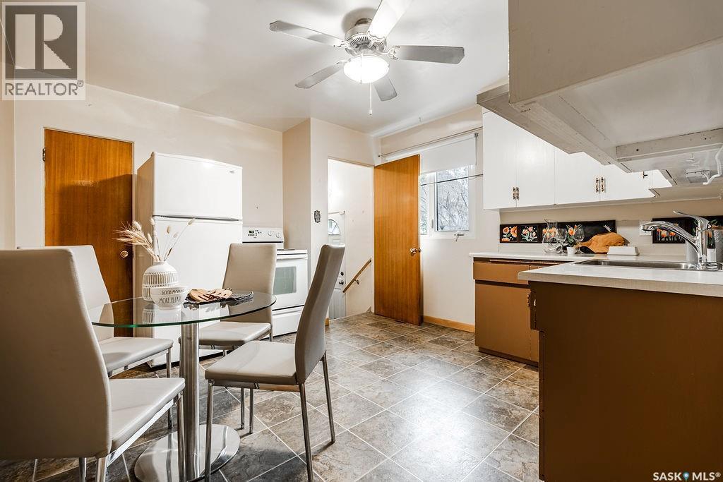 1609 Park Avenue, Saskatoon, SK - Indoor