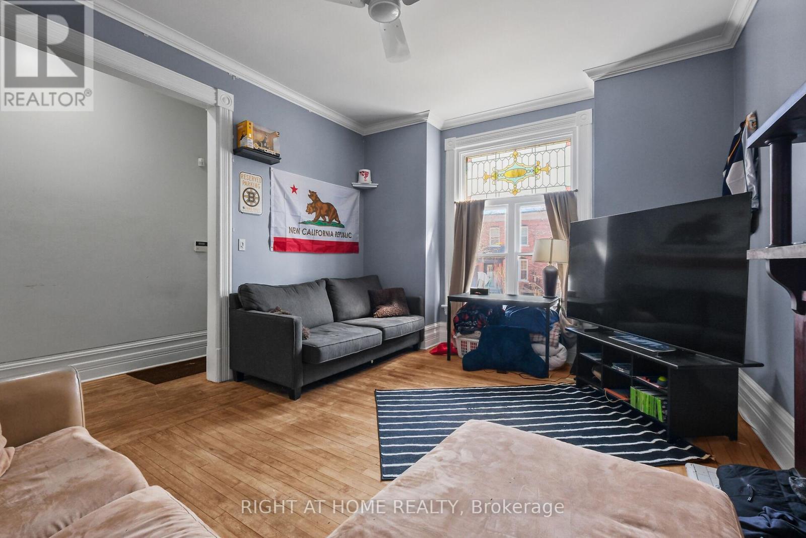 Unit 1-Main Floor Livingroom - 93 Gilmour Street, Ottawa, ON - Indoor Photo Showing Living Room