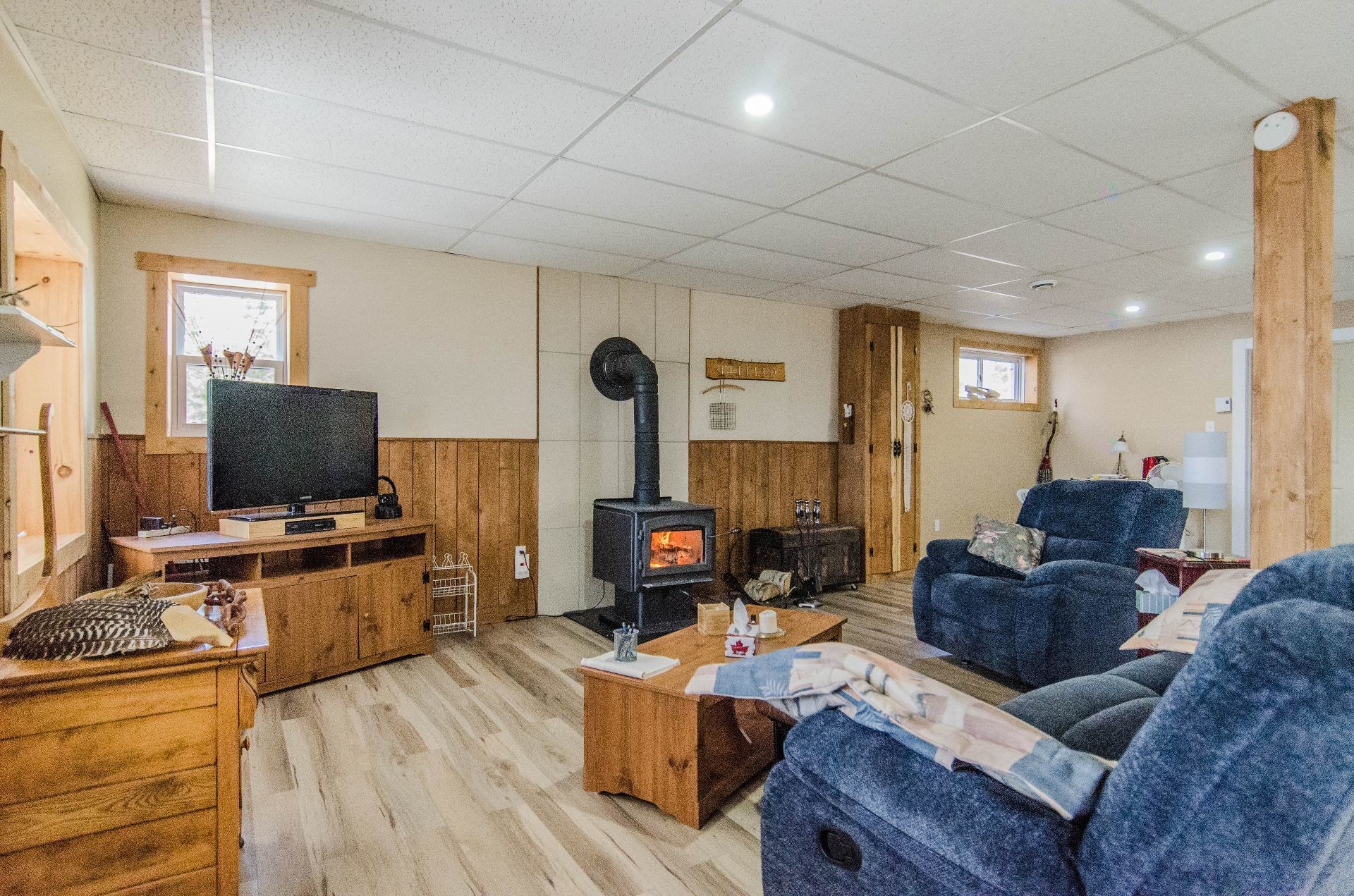 Overall view - 2 Ch. Préseault, Notre-Dame-Du-Laus, QC - Indoor With Fireplace
