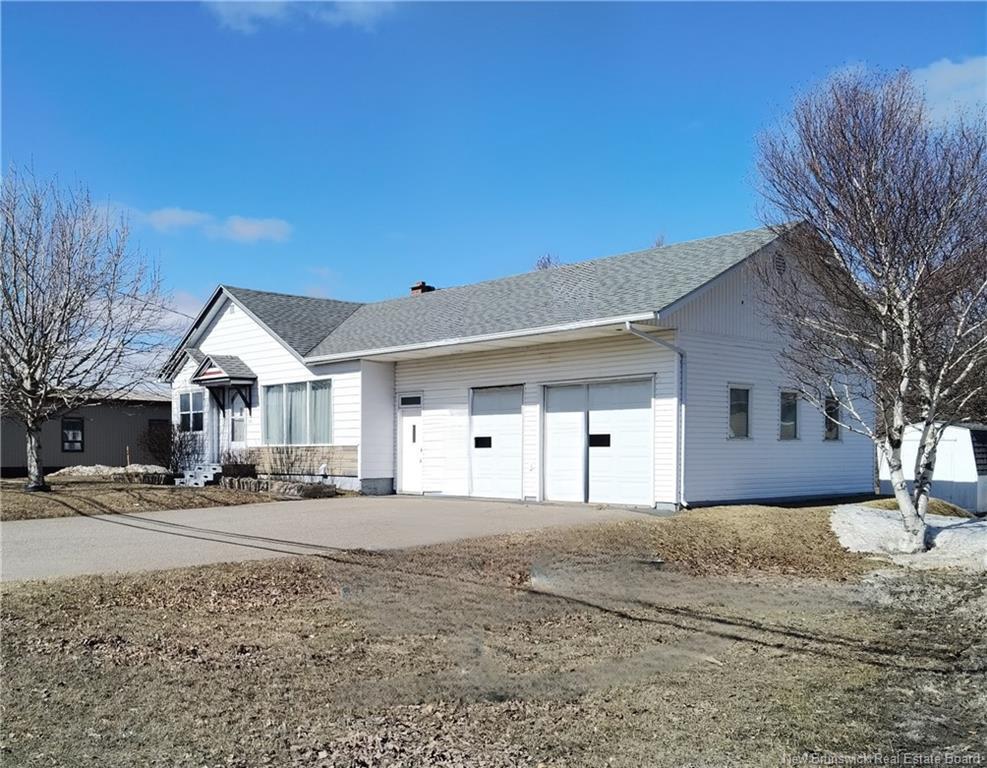 141 1 Ere Rue, Shippagan, NB
