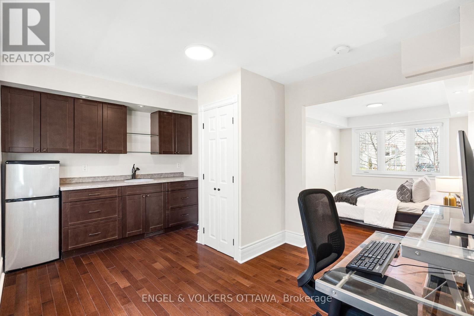 1252 Anoka Street, Ottawa, ON - Indoor