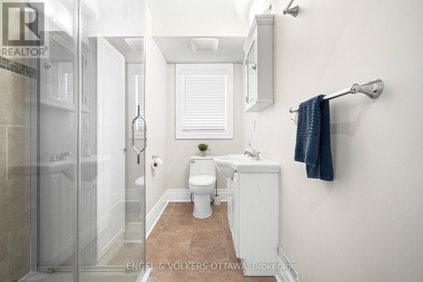 1252 Anoka Street, Ottawa, ON - Indoor Photo Showing Bathroom