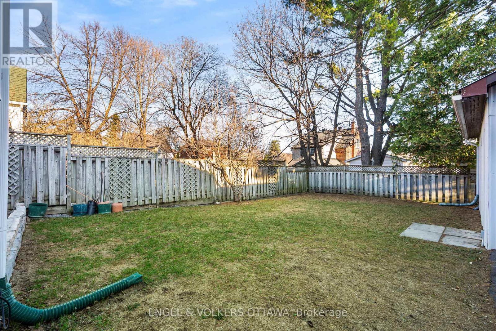 1252 Anoka Street, Ottawa, ON - Outdoor