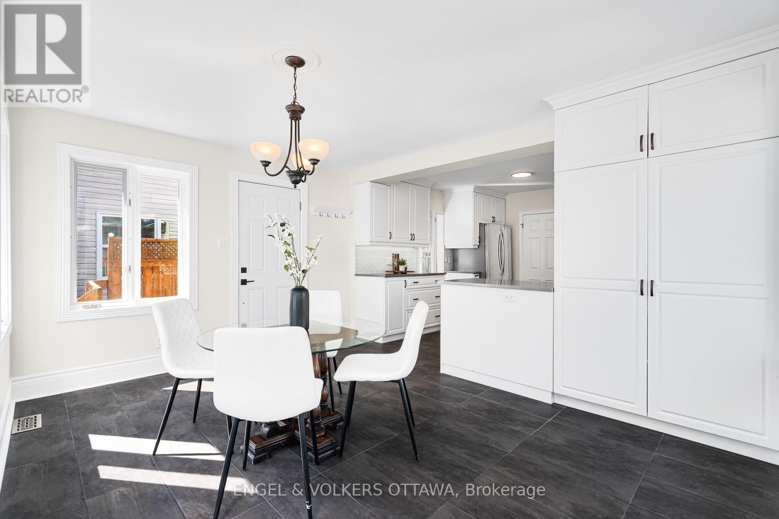 1252 Anoka Street, Ottawa, ON - Indoor Photo Showing Dining Room