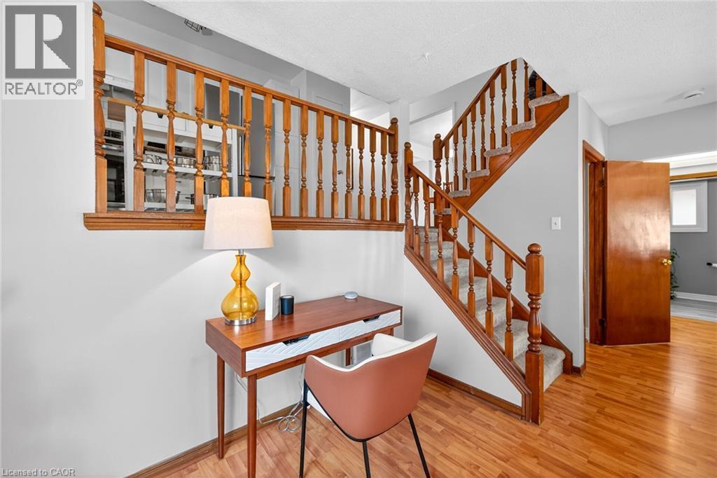 22 Vance Crescent, Waterdown, ON - Indoor Photo Showing Other Room