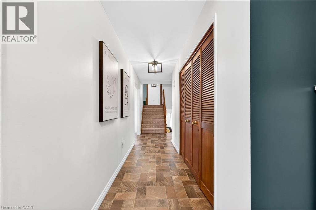22 Vance Crescent, Waterdown, ON - Indoor Photo Showing Other Room