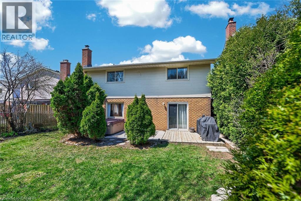 22 Vance Crescent, Waterdown, ON - Outdoor