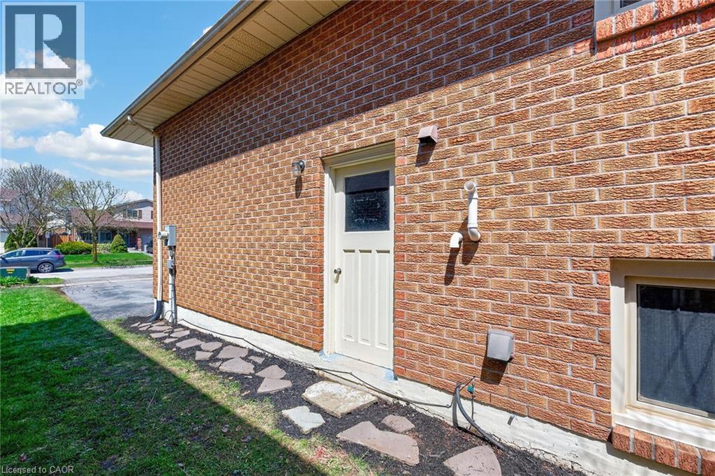 22 Vance Crescent, Waterdown, ON - Outdoor With Exterior