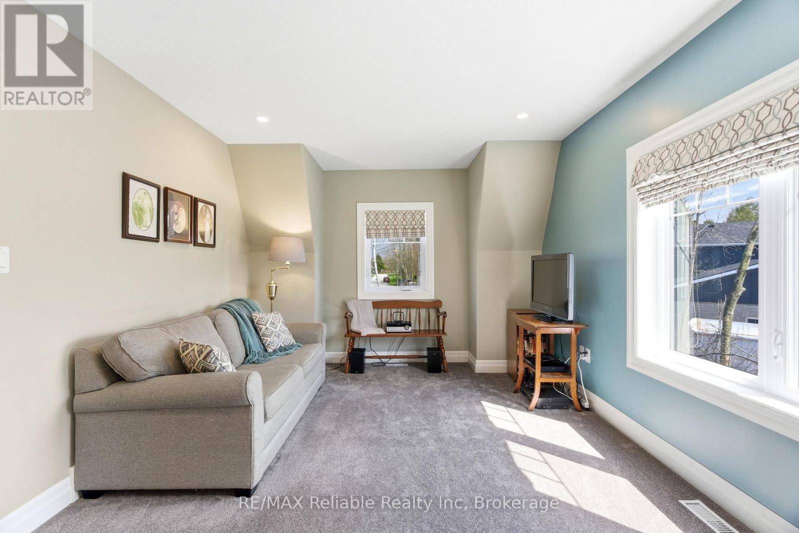 second floor loft - 79055 Kelly Court, Central Huron (Goderich), ON - Indoor Photo Showing Living Room