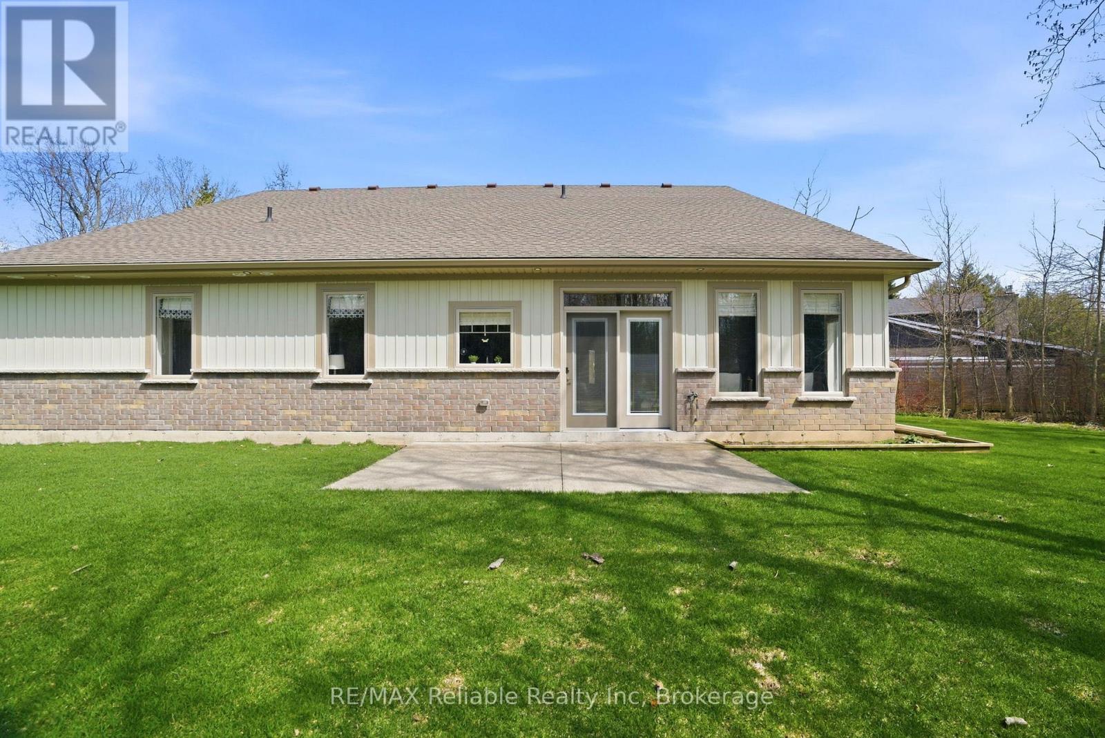 Back patio - 79055 Kelly Court, Central Huron (Goderich), ON - Outdoor