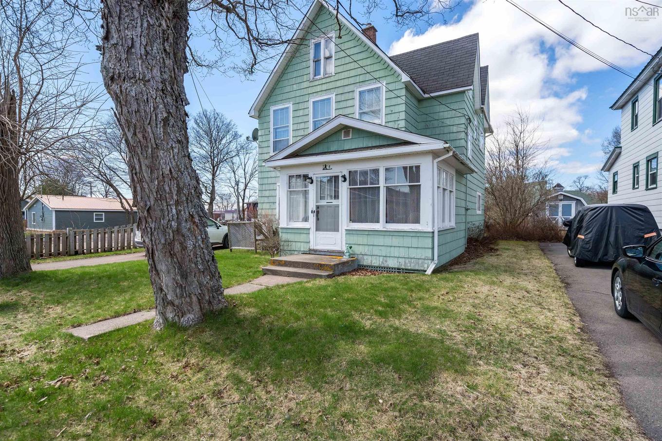 8 Robie Street, Amherst, NS