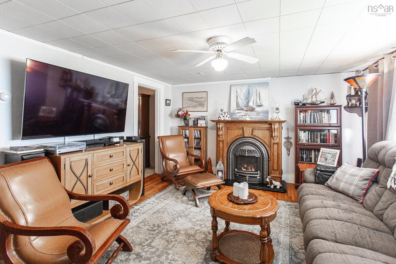 188 King Street, Digby, NS - Indoor Photo Showing Living Room With Fireplace