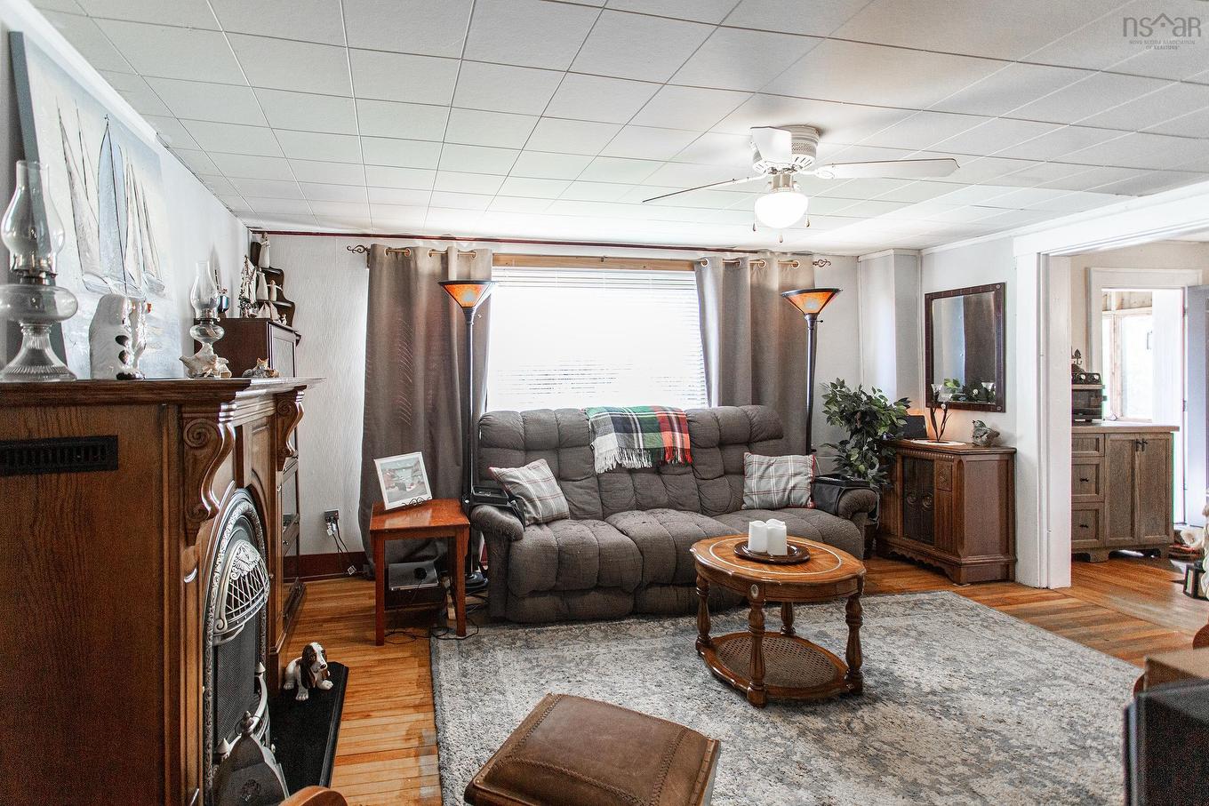 188 King Street, Digby, NS - Indoor Photo Showing Living Room