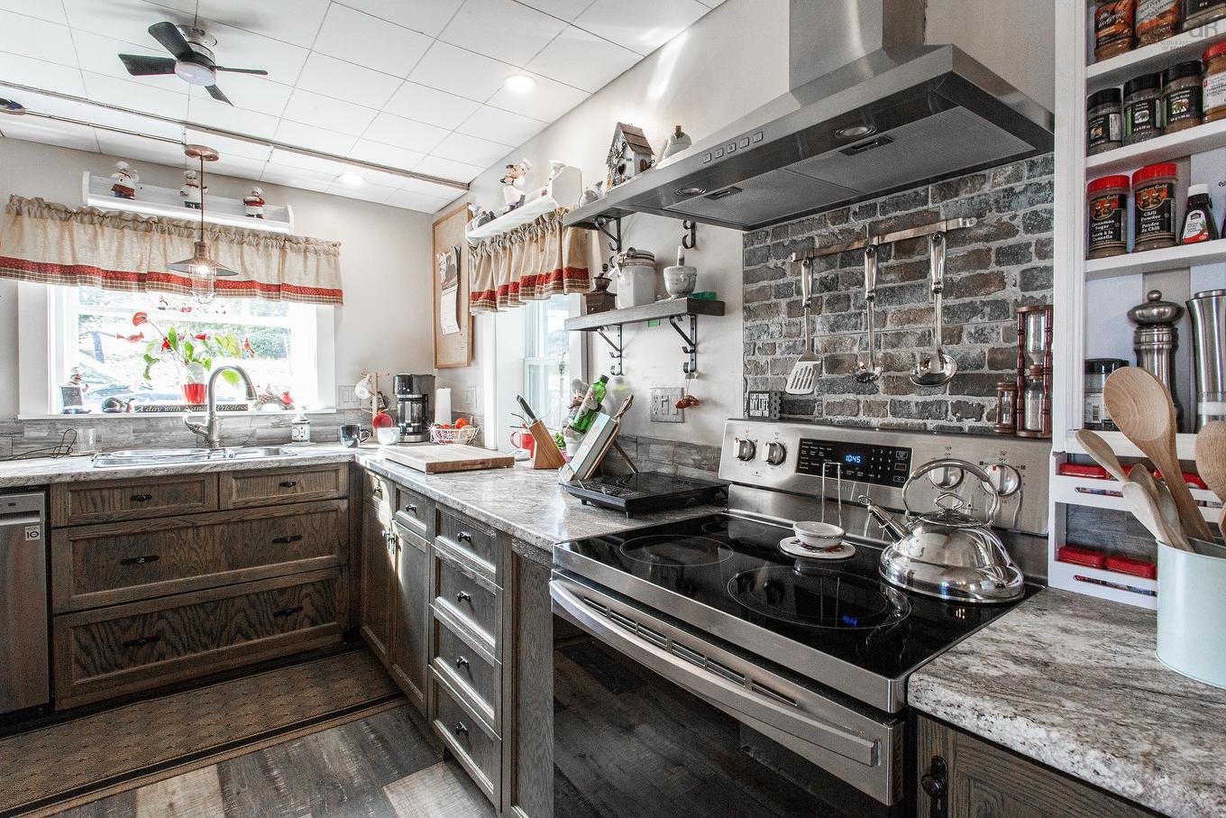 188 King Street, Digby, NS - Indoor Photo Showing Kitchen