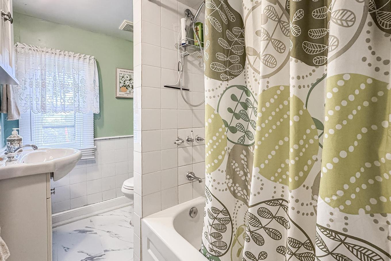 188 King Street, Digby, NS - Indoor Photo Showing Bathroom