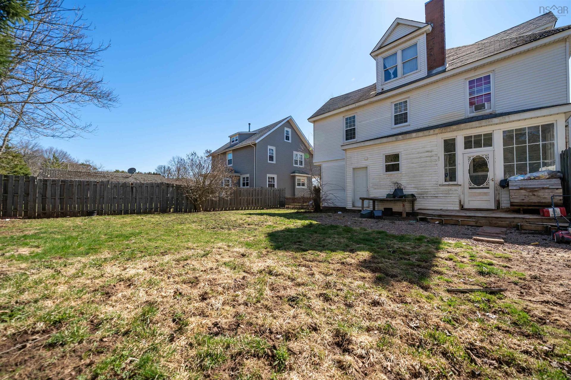40 Clifford Street, Amherst, NS