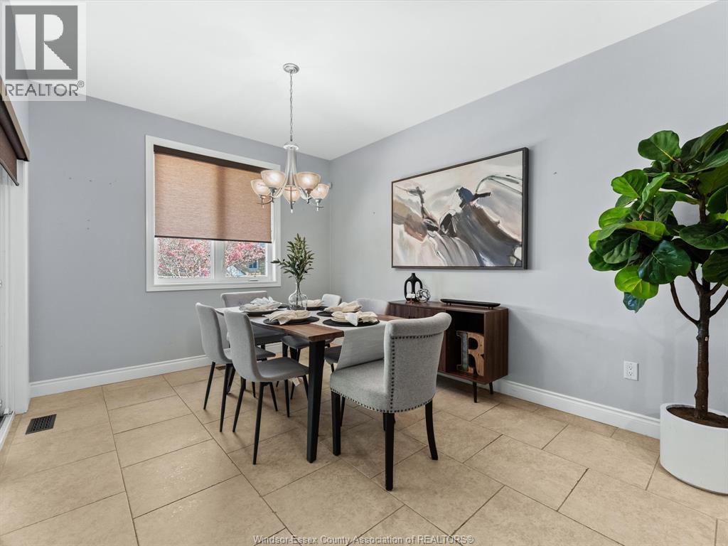 11900 Boulder, Windsor, ON - Indoor Photo Showing Dining Room
