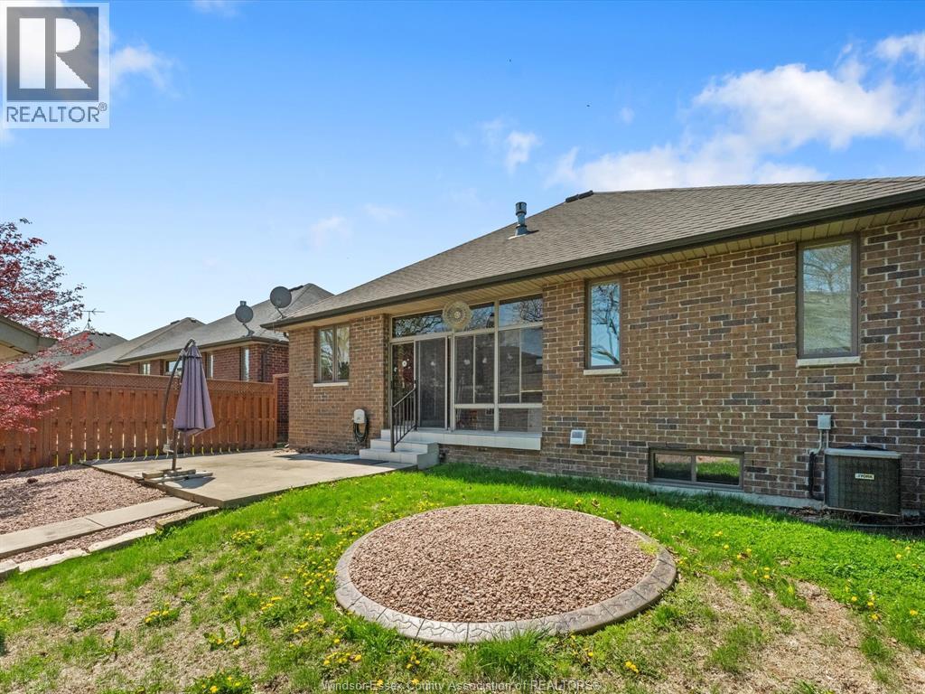 11900 Boulder, Windsor, ON - Outdoor
