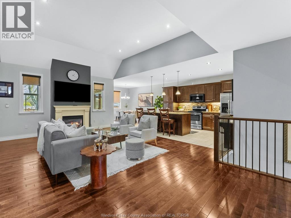 11900 Boulder, Windsor, ON - Indoor Photo Showing Living Room With Fireplace