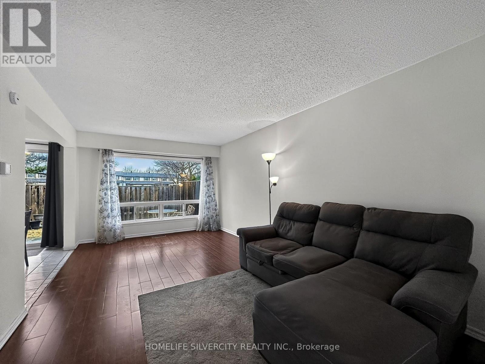 46 Vodden Court, Brampton, ON - Indoor Photo Showing Living Room
