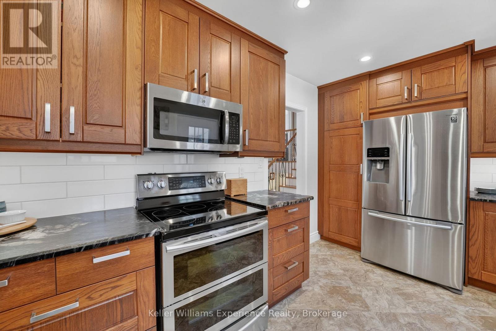 126 Gerald Avenue, Orillia, ON - Indoor Photo Showing Kitchen With Stainless Steel Kitchen