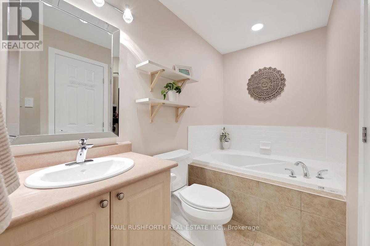 4 Piece Bathroom - 137 Fordham Private, Ottawa, ON - Indoor Photo Showing Bathroom