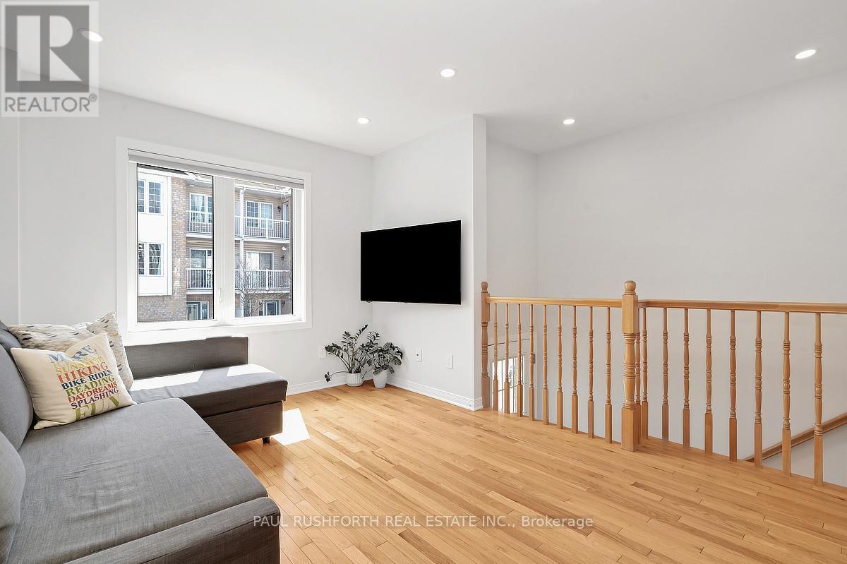 Living Room - 137 Fordham Private, Ottawa, ON - Indoor