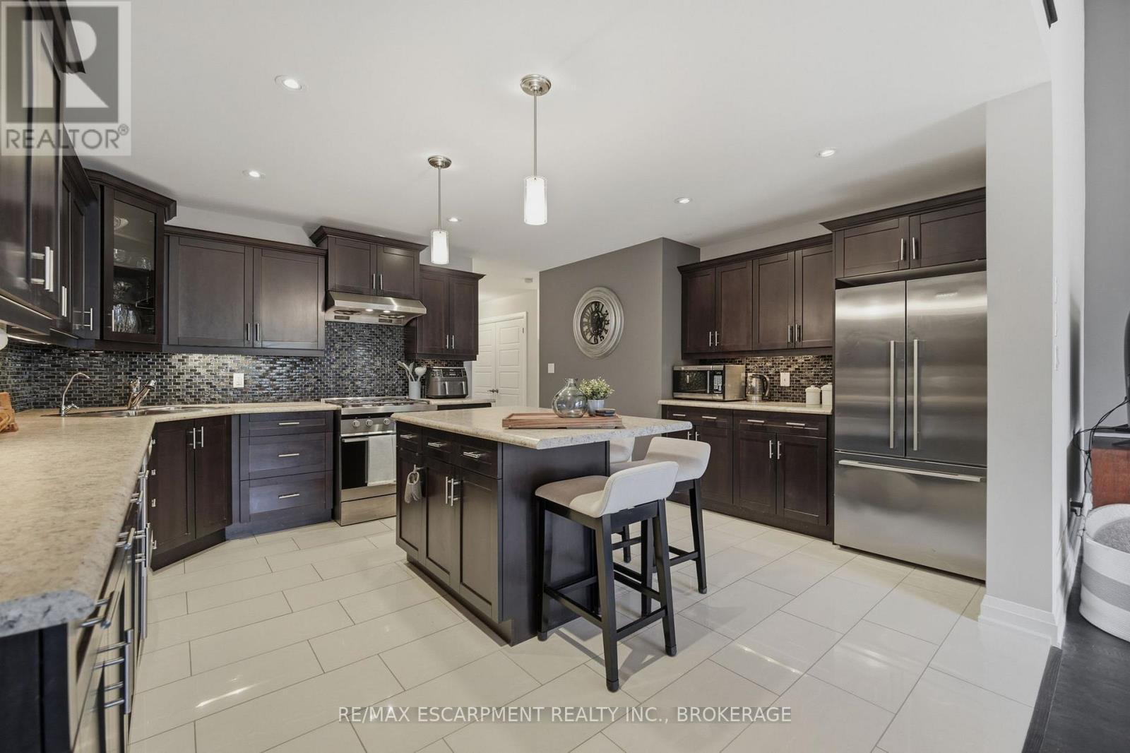 26 - 7 Gibson Place, St. Catharines (Downtown), ON - Indoor Photo Showing Kitchen With Stainless Steel Kitchen With Upgraded Kitchen