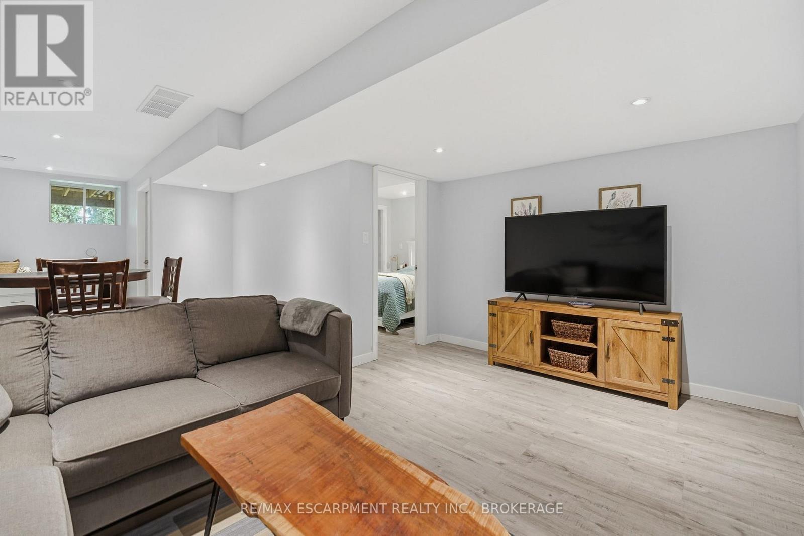 Basement Living Room - 26 - 7 Gibson Place, St. Catharines (Downtown), ON - Indoor Photo Showing Living Room