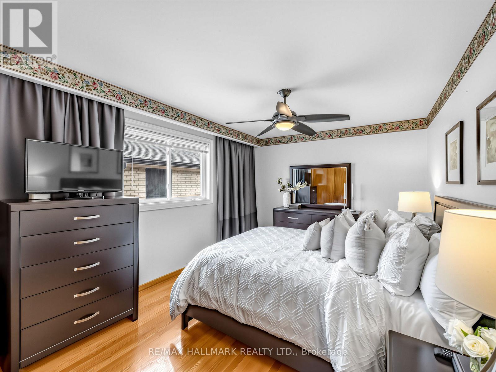 1649 Carletta Drive, Mississauga, ON