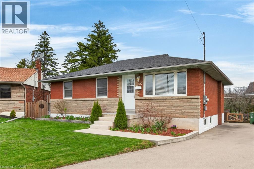 27 Camille Court, Hamilton, ON - Outdoor