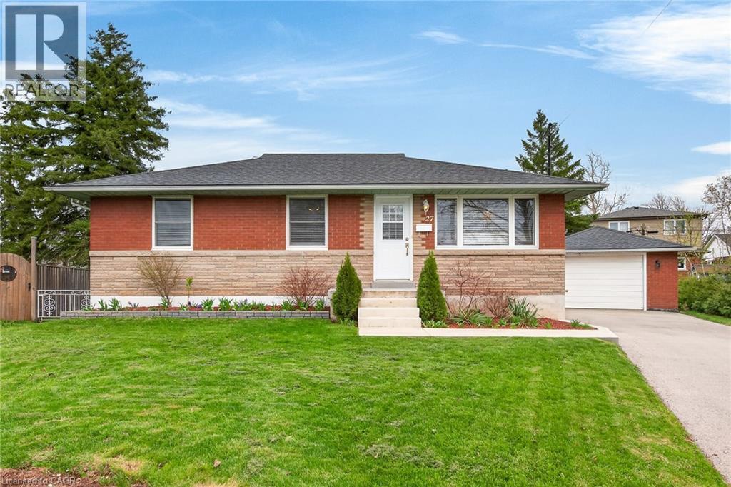 27 Camille Court, Hamilton, ON - Outdoor