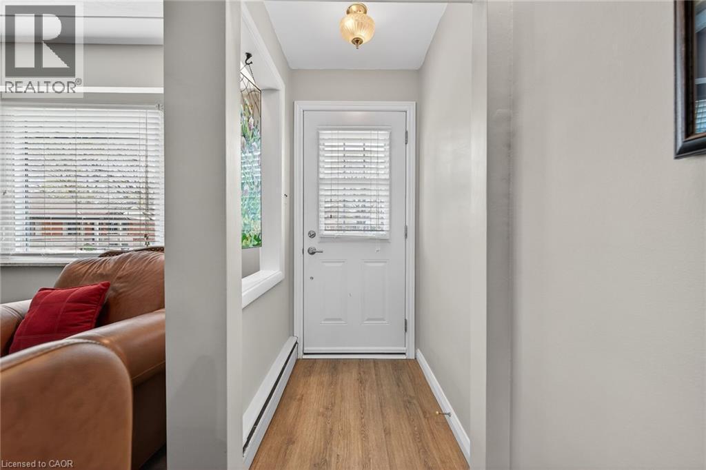 27 Camille Court, Hamilton, ON - Indoor Photo Showing Other Room