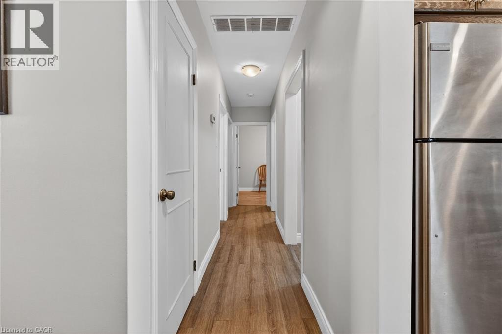 27 Camille Court, Hamilton, ON - Indoor Photo Showing Other Room